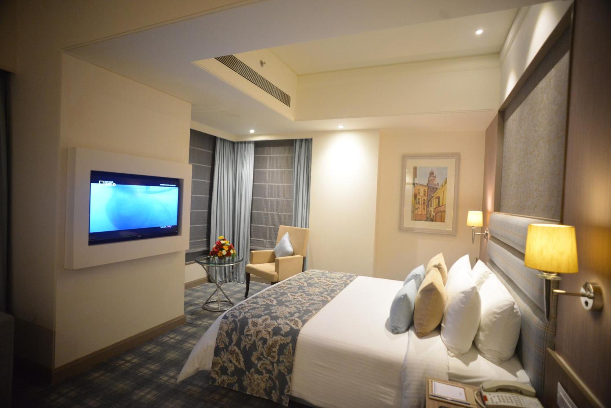 Efcee Sarovar Premiere Bhavnagar Exterior foto