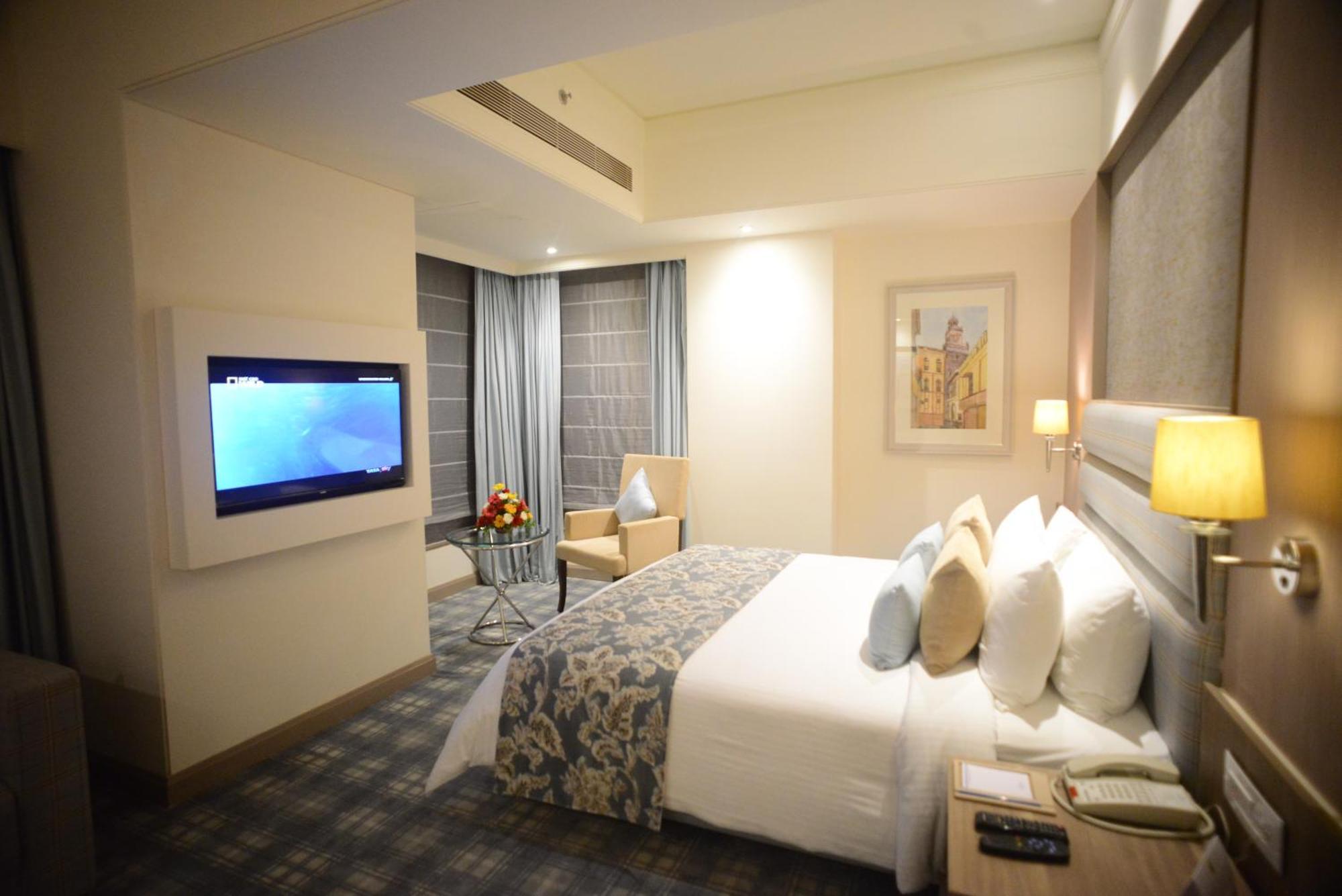 Efcee Sarovar Premiere Bhavnagar Exterior foto