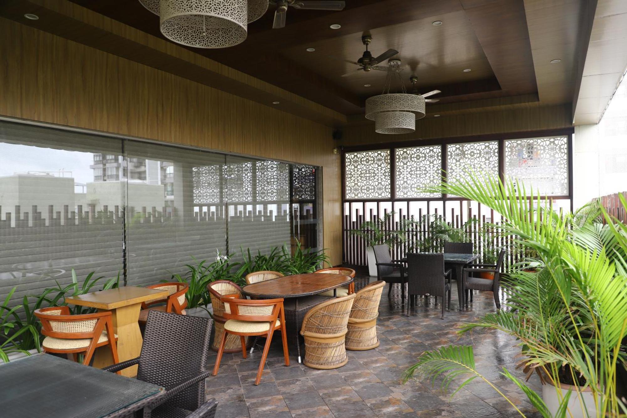 Efcee Sarovar Premiere Bhavnagar Exterior foto